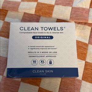 Clean Towels - White